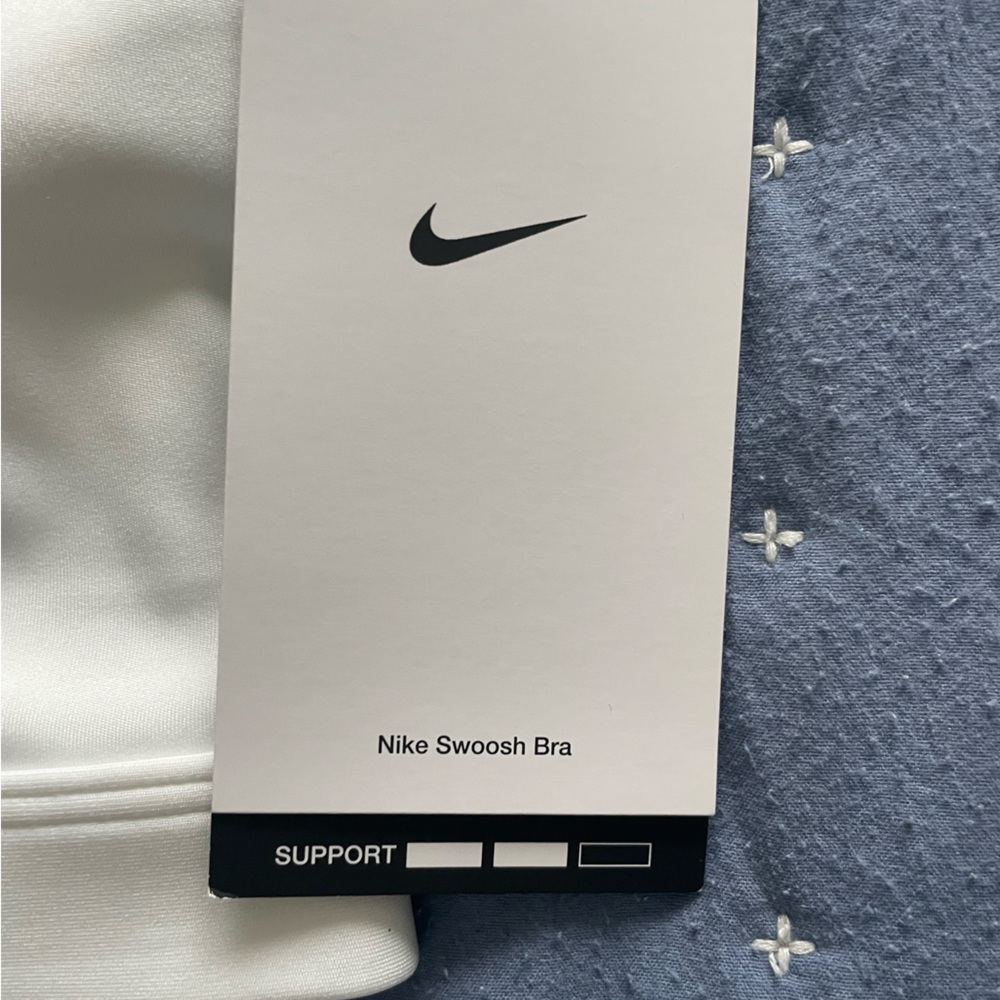 Nike Swoosh Bra white size medium BNWT - Picture 2 of 4